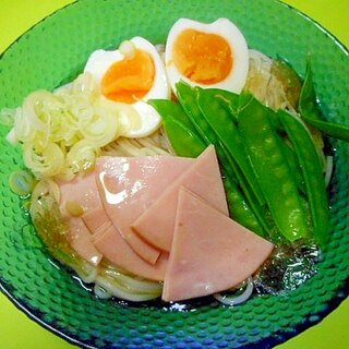 絹さやとハムゆで卵の冷やしそうめん